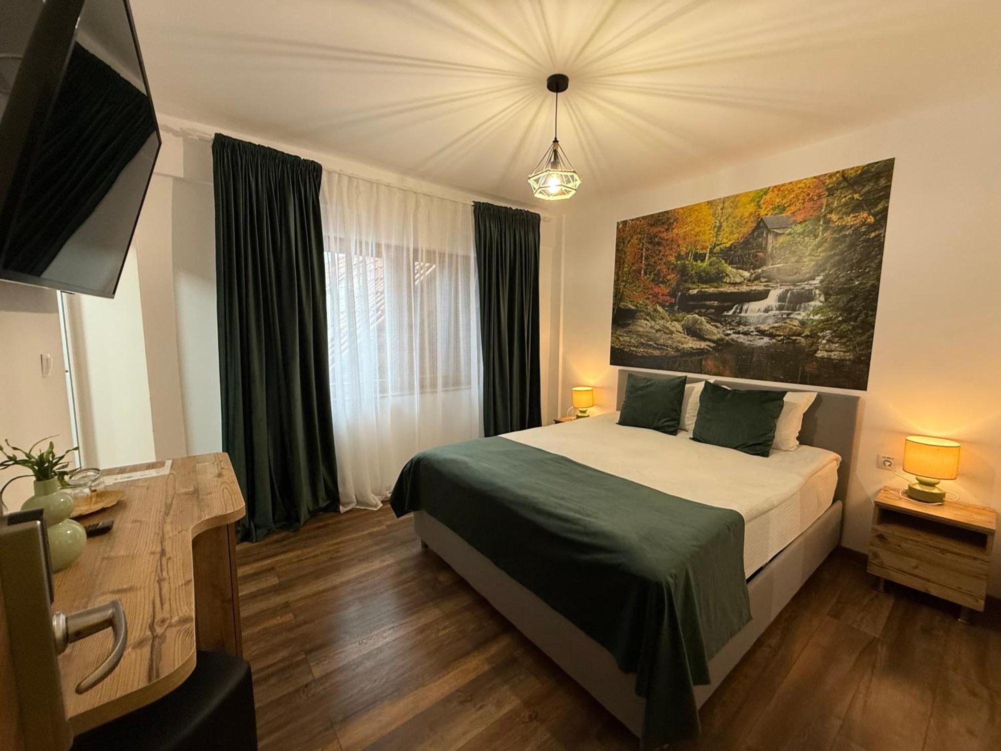 Conacul Radacinilor Hotel Petroşani Eksteriør billede