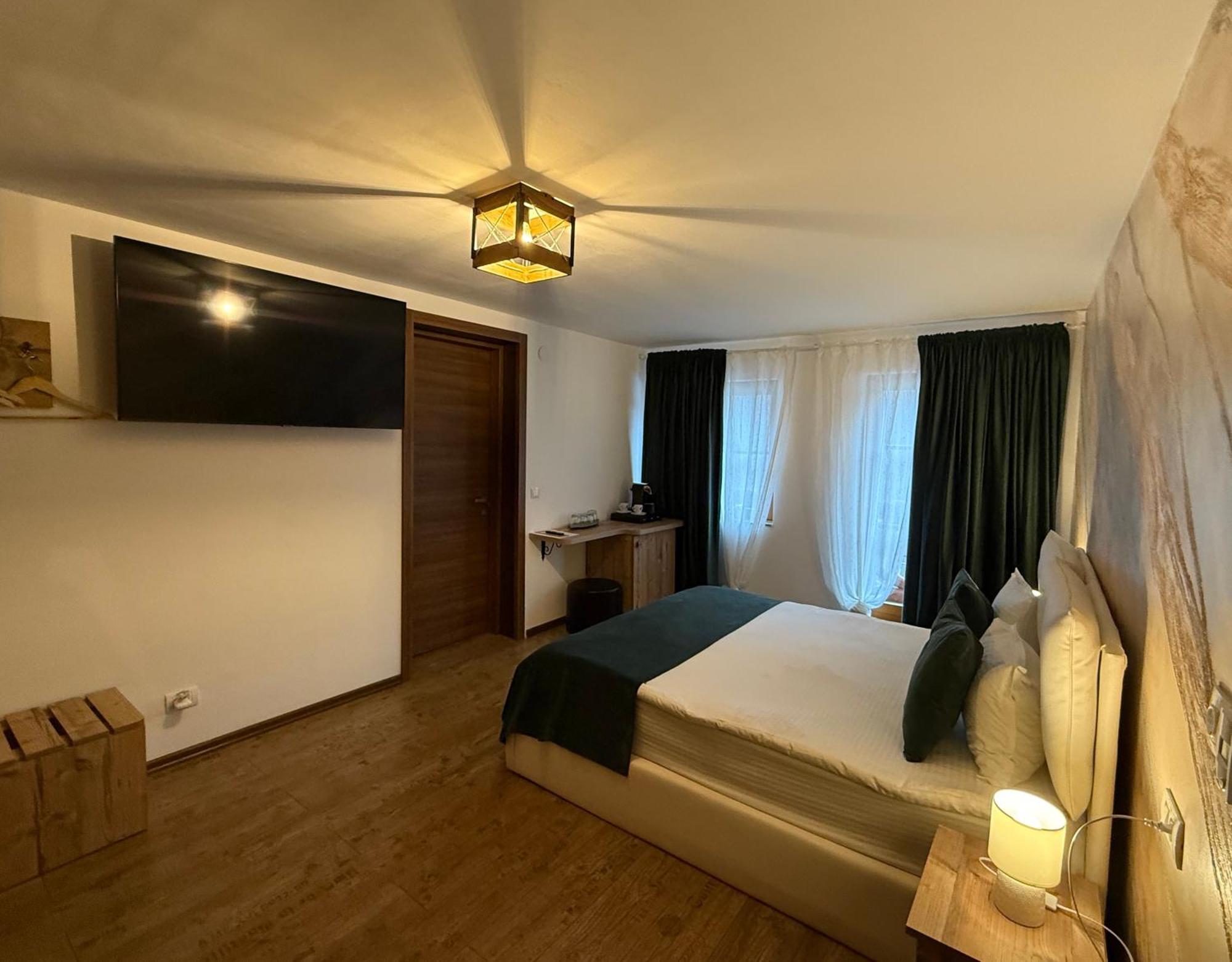 Conacul Radacinilor Hotel Petroşani Eksteriør billede