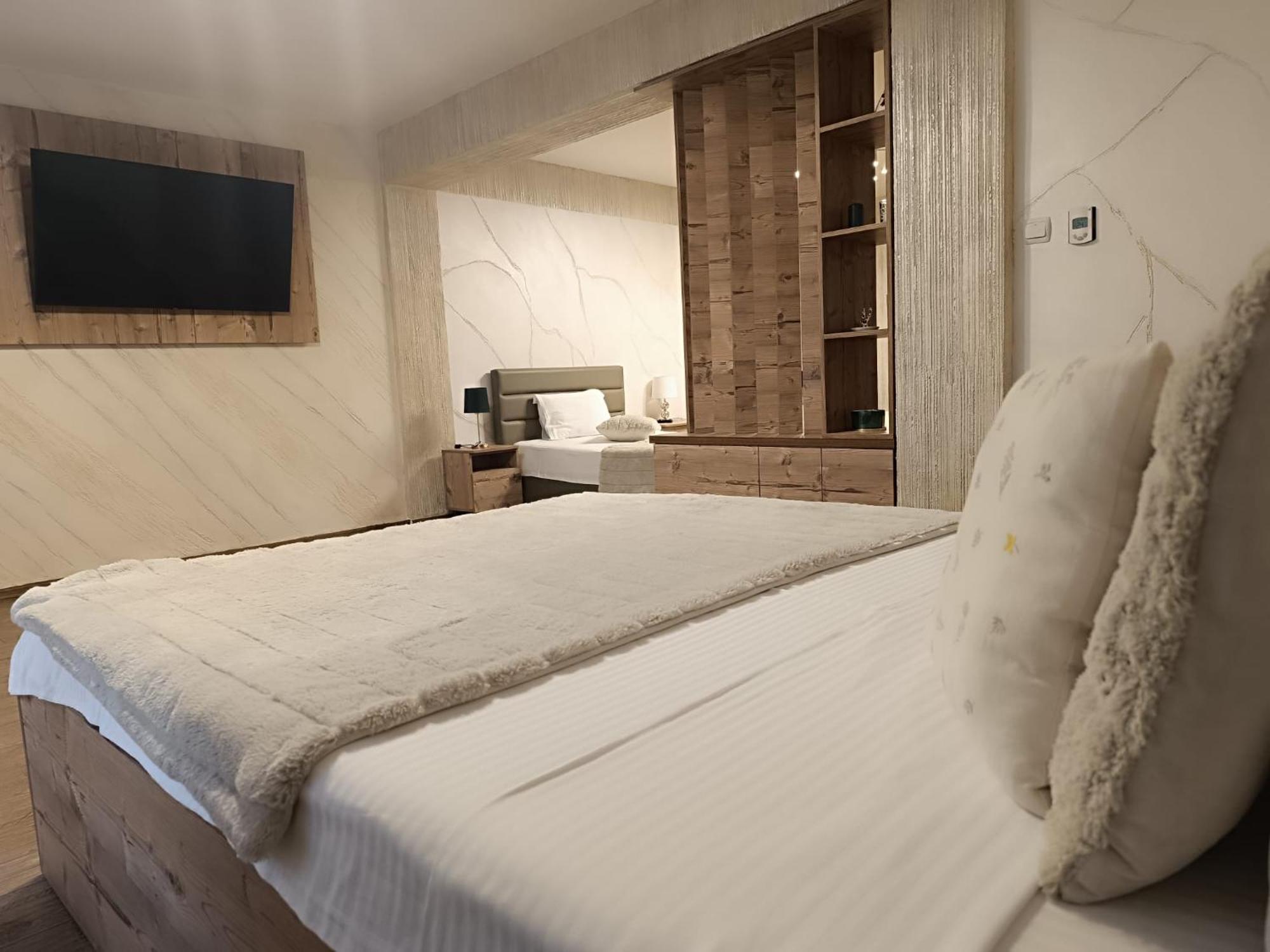 Conacul Radacinilor Hotel Petroşani Eksteriør billede
